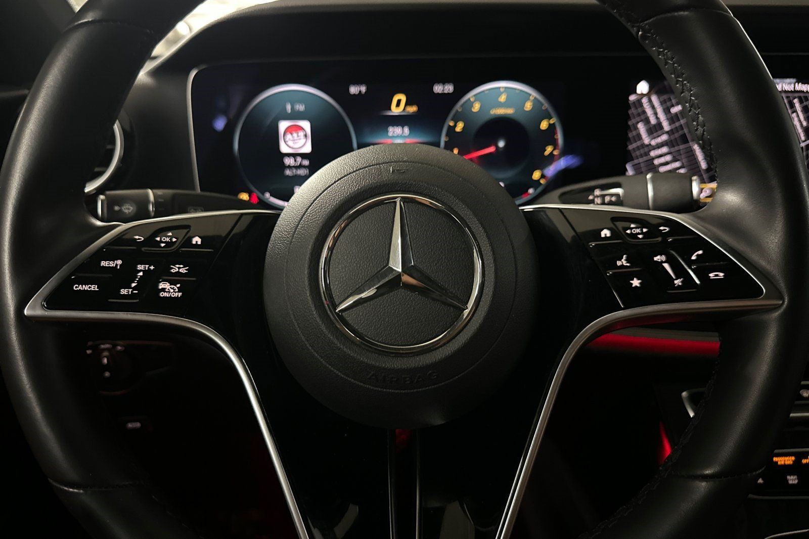 Used 2022 Mercedes-Benz E 350 Sedan image 11