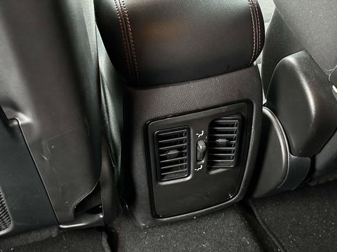 Used 2023 Dodge Durango GT image 13