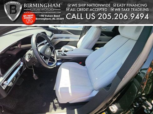 Used 2024 Cadillac Lyriq Luxury RWD image 2