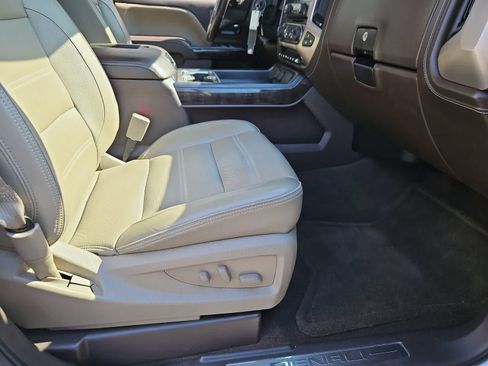 Used 2016 GMC Sierra 1500 Denali w/ Enhanced Driver Alert Package AWD/4WD image 22