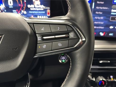 Used 2025 Chevrolet Traverse LT image 18