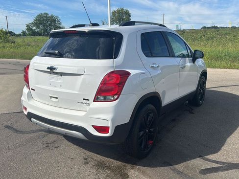 Used 2019 Chevrolet Trax LT w/ Redline Edition AWD/4WD image 5