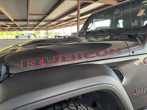 Used 2024 Jeep Gladiator Rubicon w/ Technology Group AWD/4WD image 41