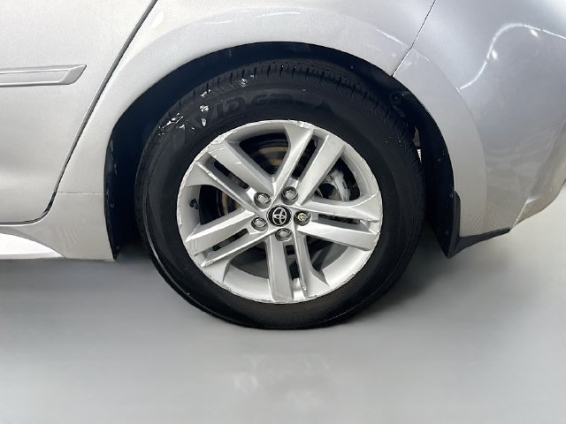 Used 2022 Toyota Corolla SE w/ SE Preferred Package FWD image 36