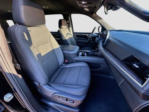 Used 2026 Chevrolet Suburban LS RWD image 12