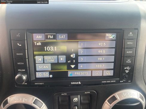 Used 2014 Jeep Wrangler Unlimited Sahara w/ Connectivity Group AWD/4WD image 29