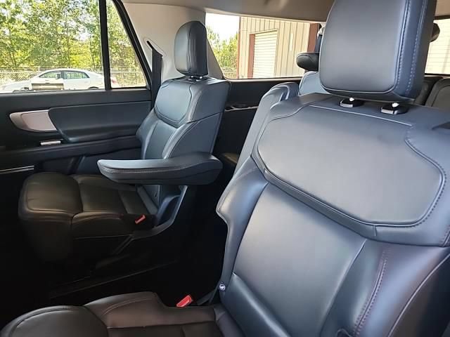 Used 2025 Ford Expedition Max Active AWD/4WD image 4