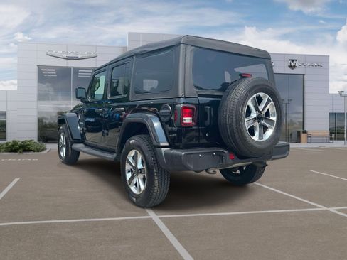 Used 2019 Jeep Wrangler Unlimited Sahara AWD/4WD image 8