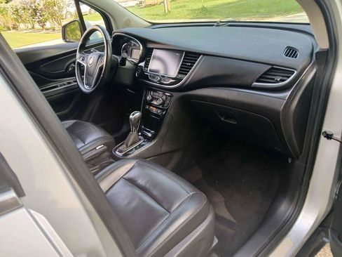 Used 2018 Buick Encore Essence FWD image 17