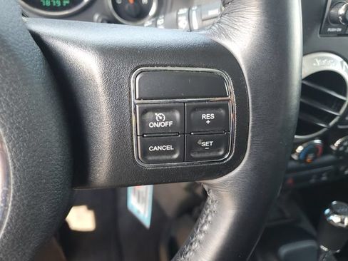 Used 2017 Jeep Wrangler Unlimited Sahara w/ Max Tow Package AWD/4WD image 12