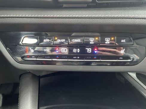 Used 2023 Buick Envision Essence image 21