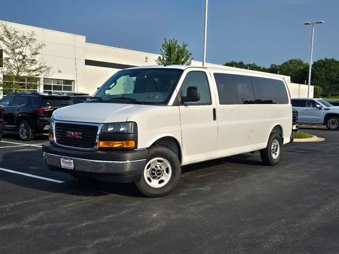 New 2026 GMC Savana 3500 LT w/ LT Preferred Equipment Group RWD image 2