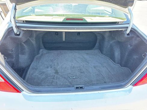 Used 2004 Toyota Camry LE FWD image 18