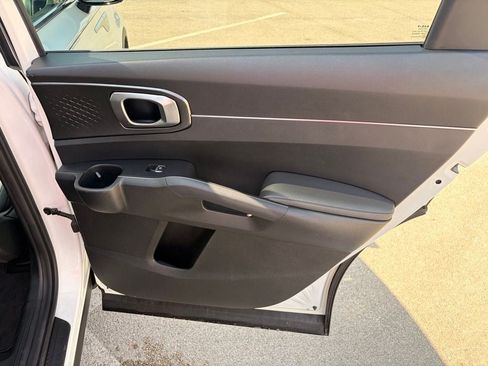 Used 2022 Kia Sorento EX w/ Panoramic Sunroof Package FWD image 16