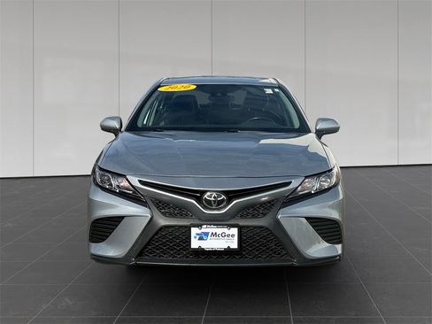 Used 2020 Toyota Camry SE image 8