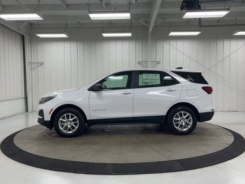 Used 2023 Chevrolet Equinox LS AWD/4WD image 5