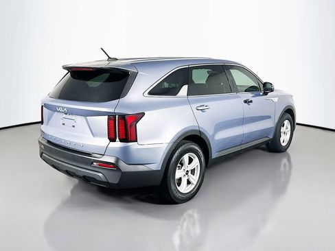 Used 2022 Kia Sorento LX image 7