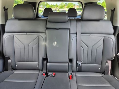 Used 2025 Hyundai Santa Fe SEL FWD image 11