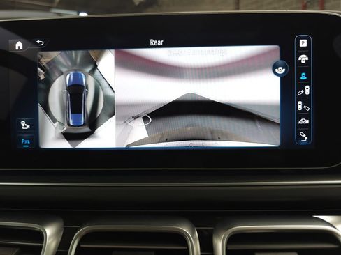 Used 2024 Mercedes-Benz GLS 63 AMG 4MATIC image 18