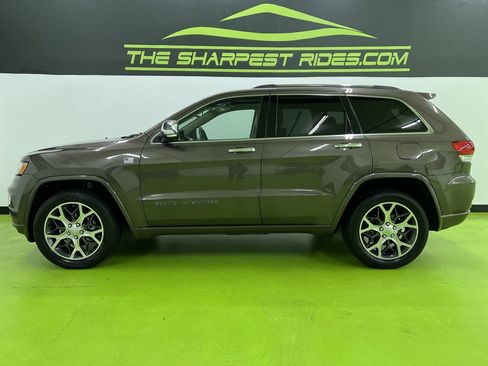 Used 2019 Jeep Grand Cherokee Overland AWD/4WD image 6