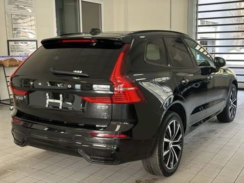 Certified 2025 Volvo XC60 B5 Plus image 6