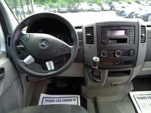 Used 2016 Mercedes-Benz Sprinter 2500 image 11