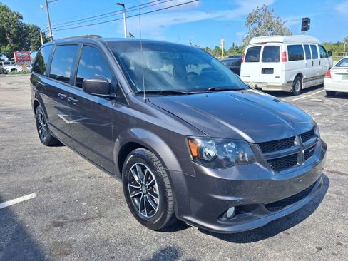 Used 2018 Dodge Grand Caravan GT FWD image 4