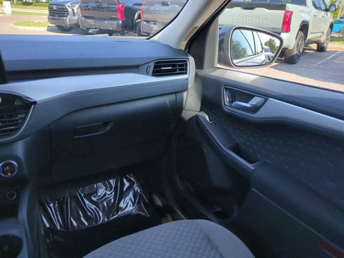 Used 2020 Ford Escape SE FWD image 16