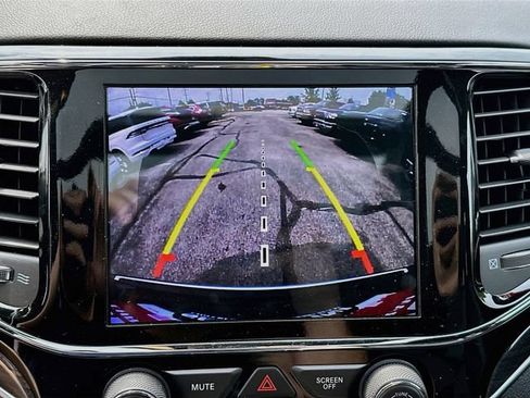 Used 2020 Jeep Grand Cherokee Overland AWD/4WD image 15