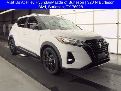 Used 2021 Nissan Kicks SR w/ SR Premium Package image 5