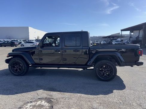 Used 2022 Jeep Gladiator Willys image 8
