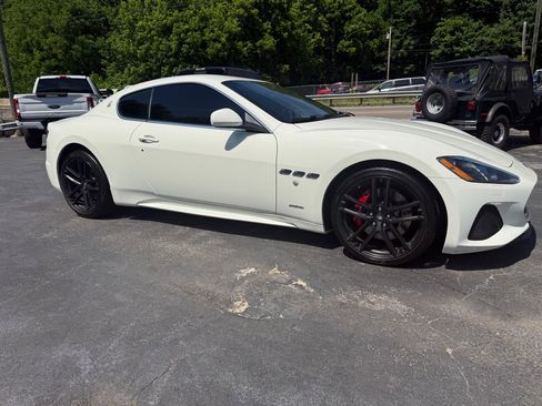 Used 2018 Maserati GranTurismo Sport RWD image 25