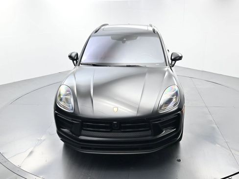Used 2025 Porsche Macan image 46