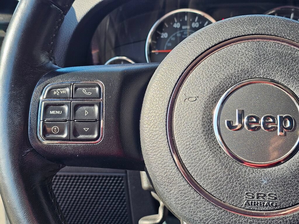 Used 2018 Jeep Wrangler Unlimited Sahara w/ Connectivity Group AWD/4WD image 35