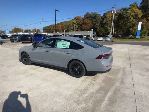 New 2025 Honda Accord SE image 7