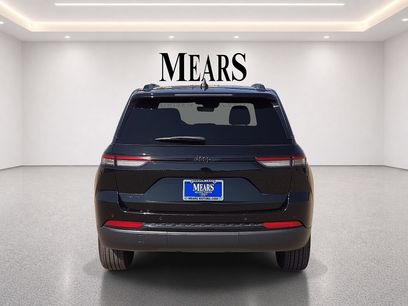 Used 2025 Jeep Grand Cherokee Altitude