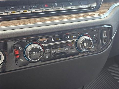 Used 2023 Chevrolet Silverado 1500 LT AWD/4WD image 26