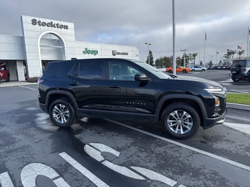 Used 2025 Chevrolet Equinox LT image 3