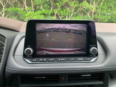 Used 2023 Nissan Rogue SV FWD image 17