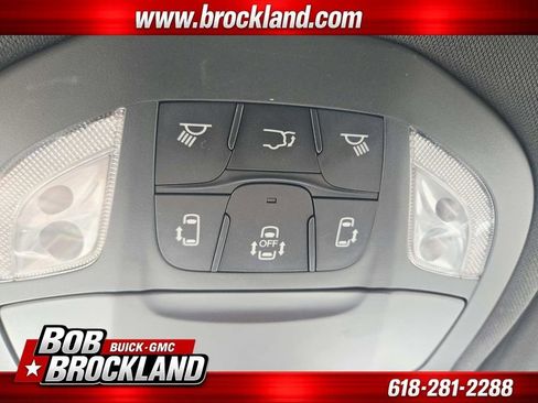 Used 2025 Chrysler Pacifica Limited FWD image 36