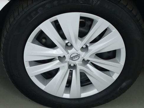 Used 2024 Nissan Sentra S image 37