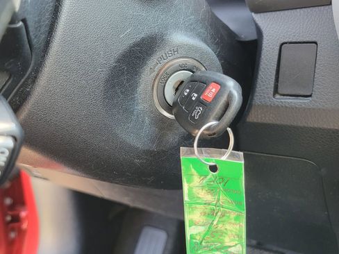 Used 2015 Toyota RAV4 XLE image 29