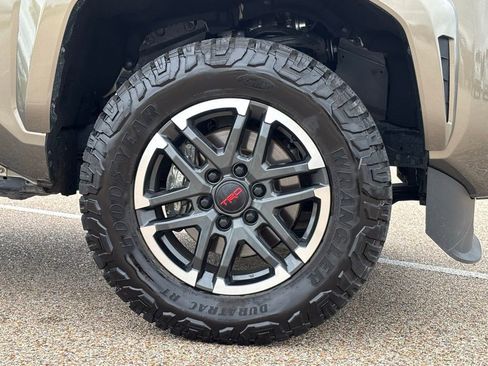 Used 2025 Toyota Tacoma TRD Sport w/ TRD Sport Upgrade Package AWD/4WD image 8