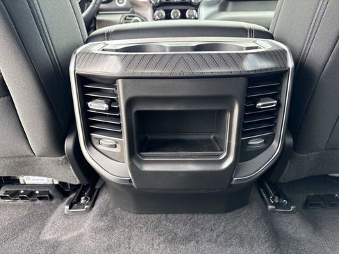 New 2026 RAM 1500 4x4 Crew Cab image 31