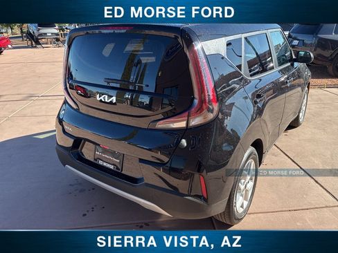 Used 2025 Kia Soul LX FWD image 8