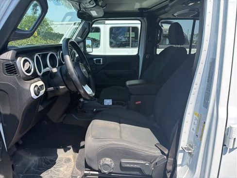 Used 2018 Jeep Wrangler Unlimited Sport S AWD/4WD image 9