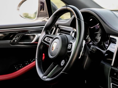 Used 2023 Porsche Macan Turbo AWD/4WD image 13