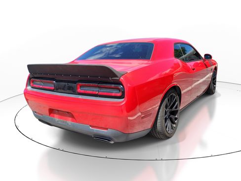 Used 2016 Dodge Challenger R/T RWD image 5