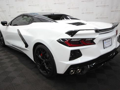 Used 2021 Chevrolet Corvette Stingray Preferred Conv w/ Z51 Performance Package RWD image 5
