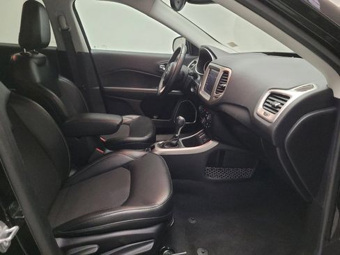 Used 2018 Jeep Compass Latitude w/ Popular Equipment Group FWD image 21